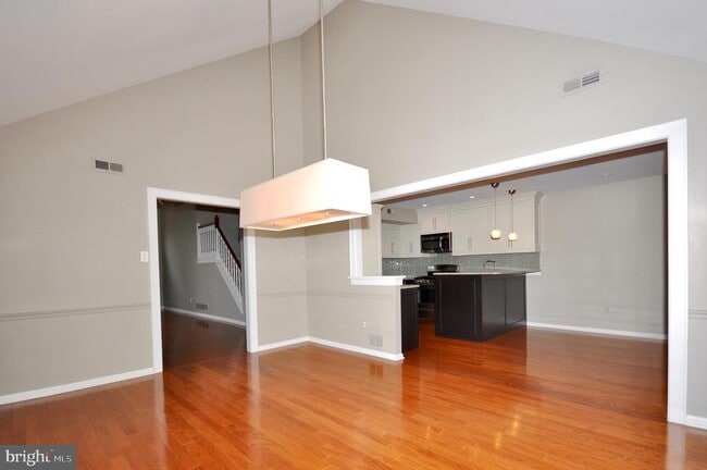 Building Photo - 8 Northrup Ct