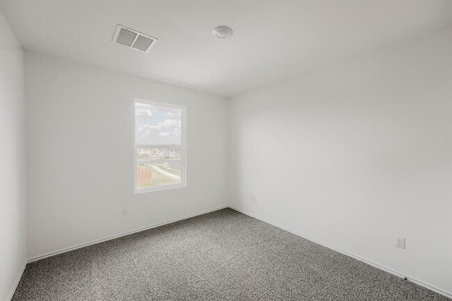 Building Photo - 200 Constanza Trl