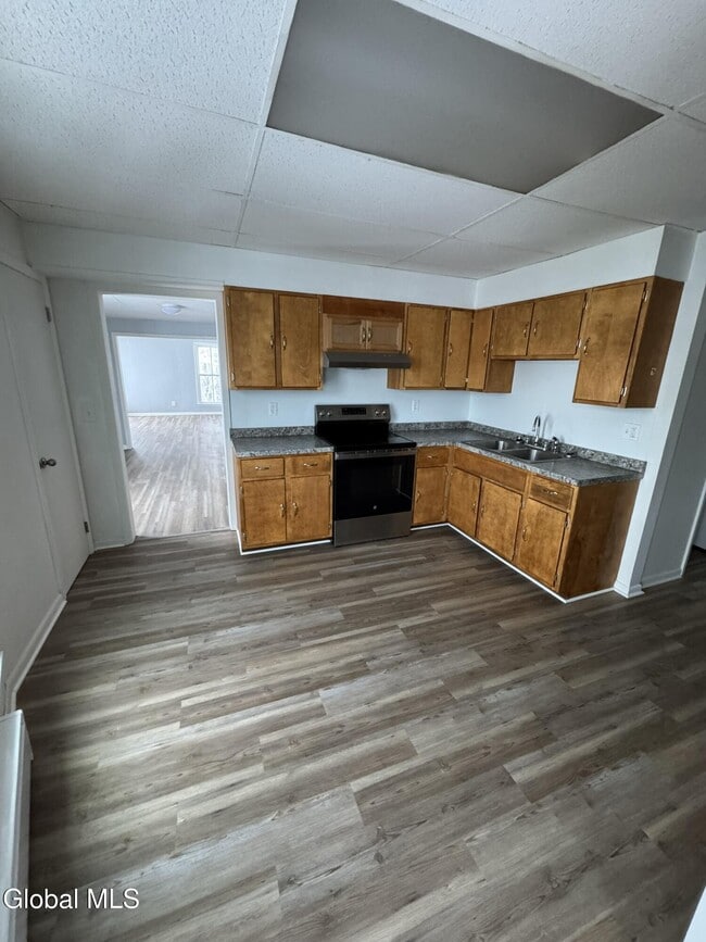 Building Photo - 219 S Main St