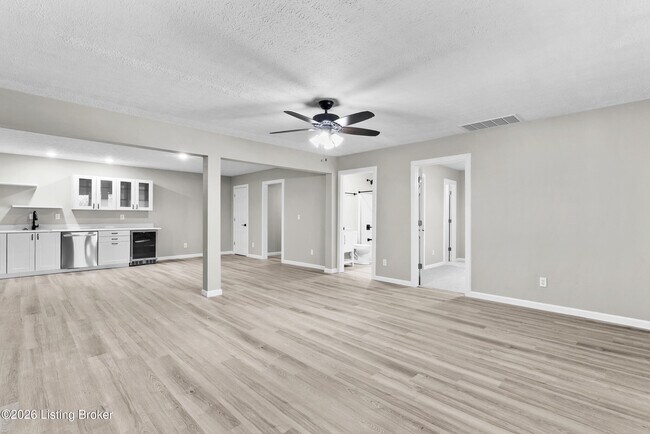 Building Photo - 58 Riverside Ln