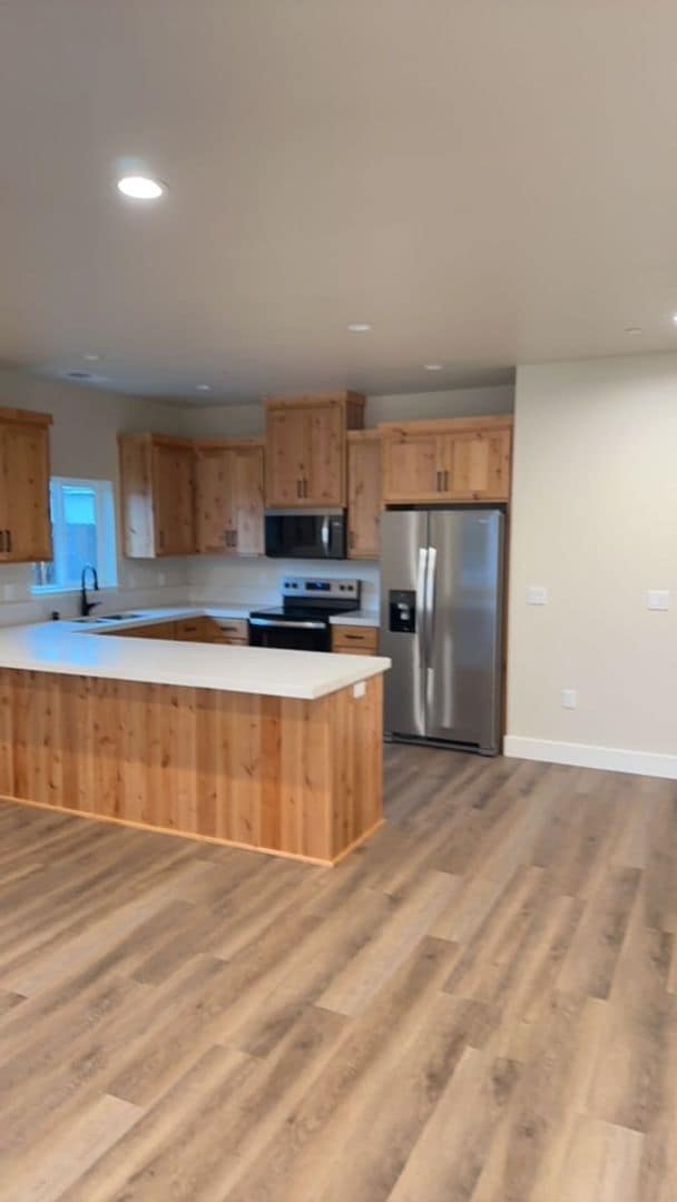 Building Photo - 101 E Lindo Ave