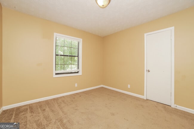 Building Photo - 1255 Bishop's Ln