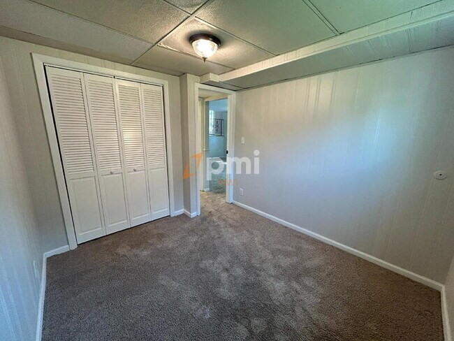 Building Photo - 9817 Fillmore St