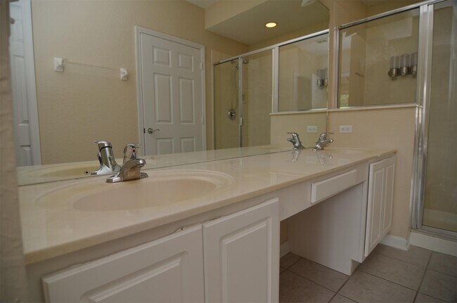 Building Photo - 2679 Metro Sevilla Dr