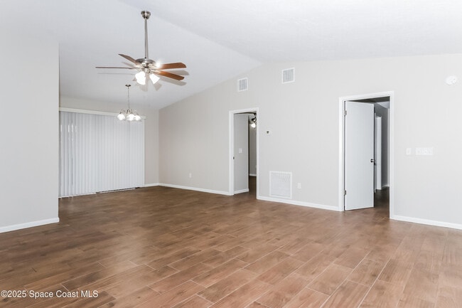 Building Photo - 147 Ramie Ln