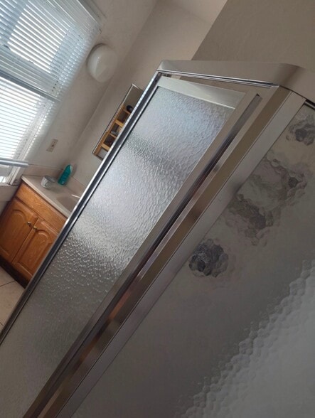 Building Photo - 1780 Le Roy Ave