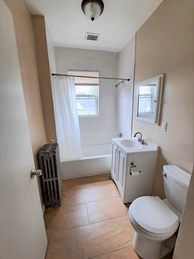 Building Photo - 92 Waumbeck St