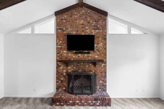 Building Photo - 1009 Plateau Ln