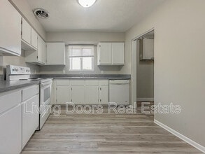 Building Photo - 4717 Gladstone St