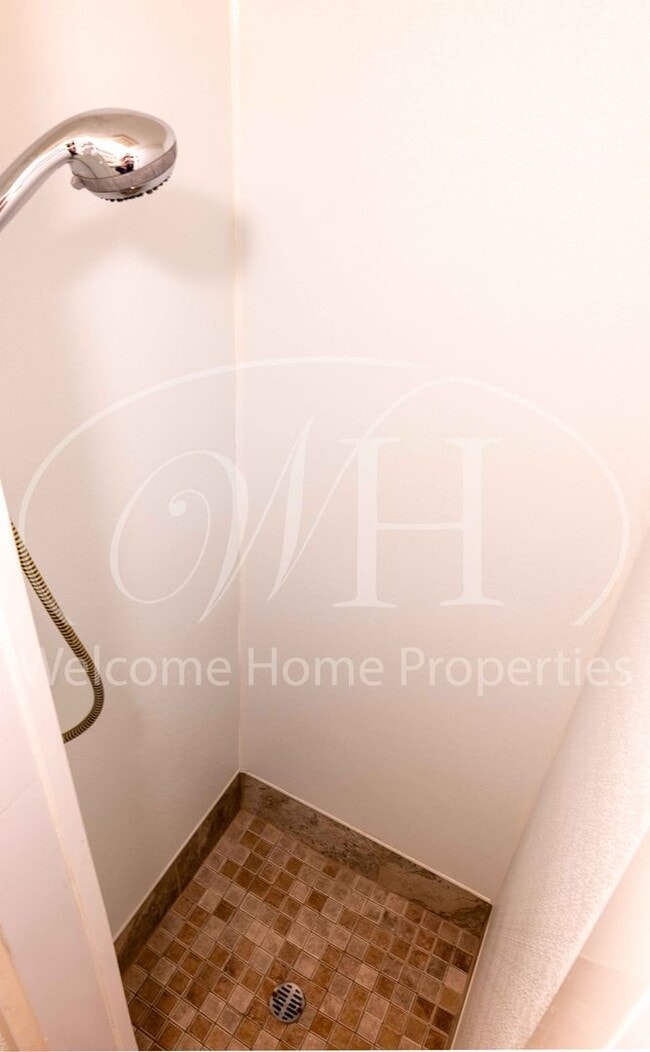 Building Photo - 518 SE 12th St