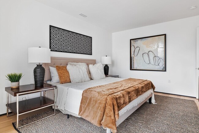 Building Photo - 80 Alpine St