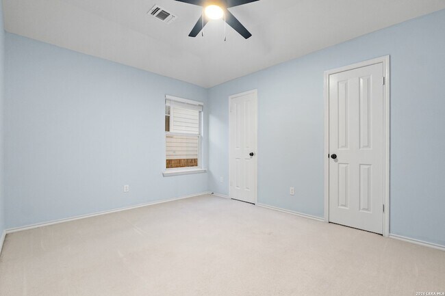 Building Photo - 2634 Lakehills St