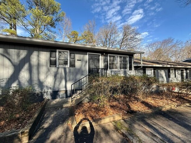 Building Photo - Duke View Apartments