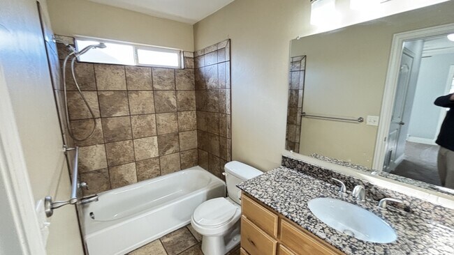 Building Photo - Kaylee Ct