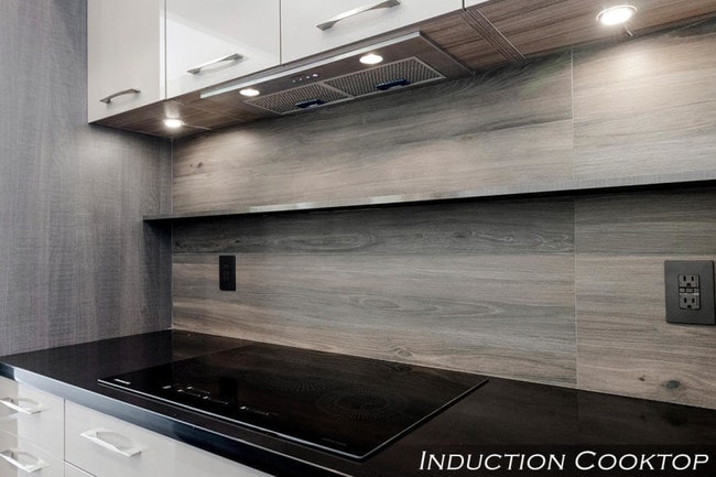 Building Photo - 6836 Adriano Dr