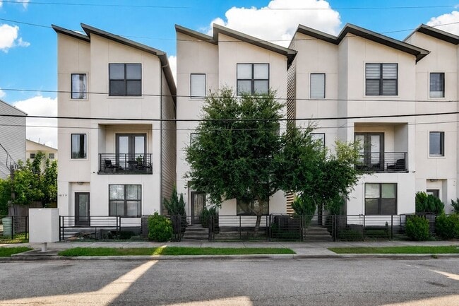 Building Photo - 1615 Milby St