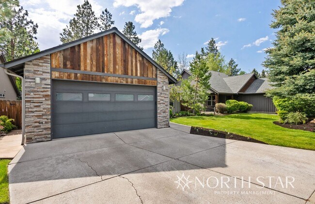 Building Photo - Modern and Spacious 3 bed/2 bath