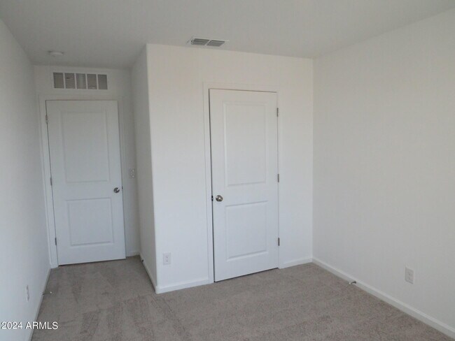 Building Photo - 1456 W Toltec Dr