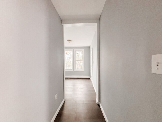 Building Photo - 96 Cutler St