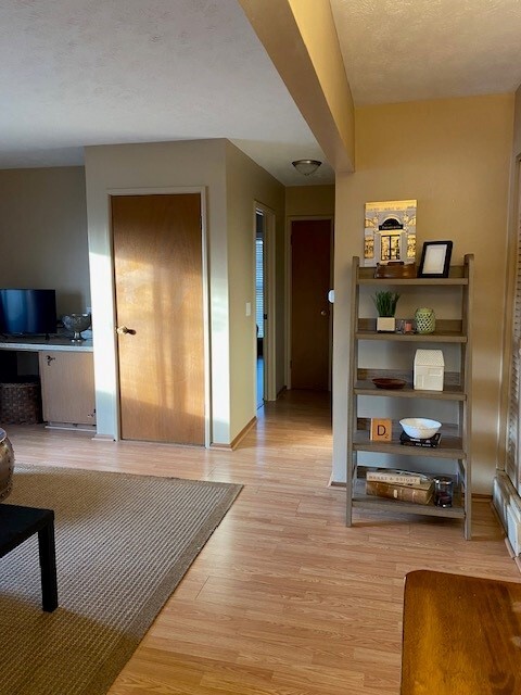 Living Space 2 - 4921 Chicago St