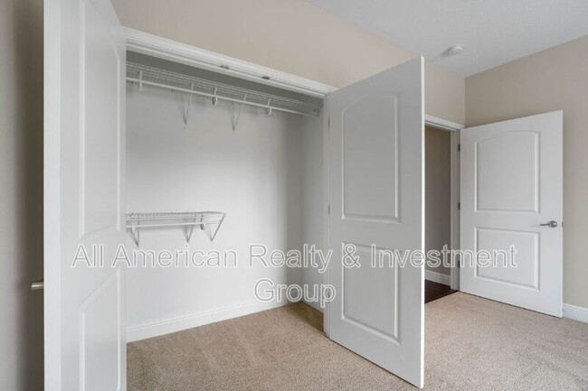 Building Photo - 2336 Cummings Dr