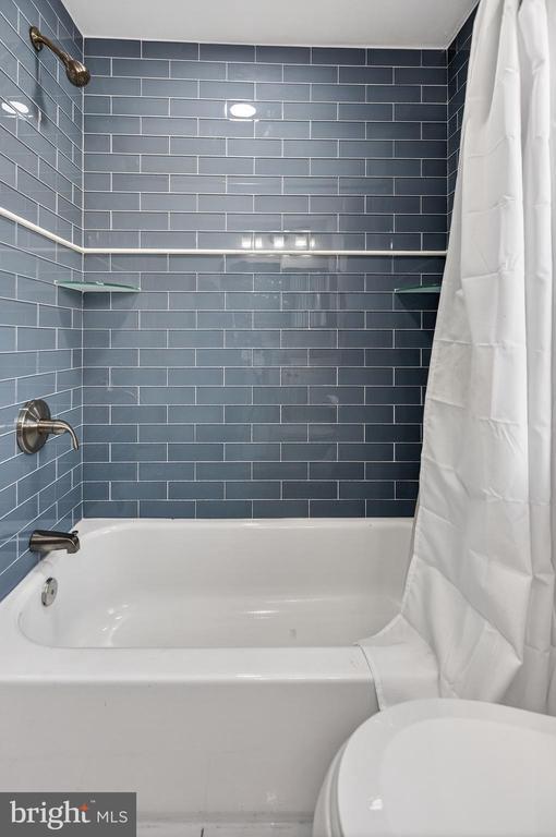 Building Photo - 2543 Nicholas St