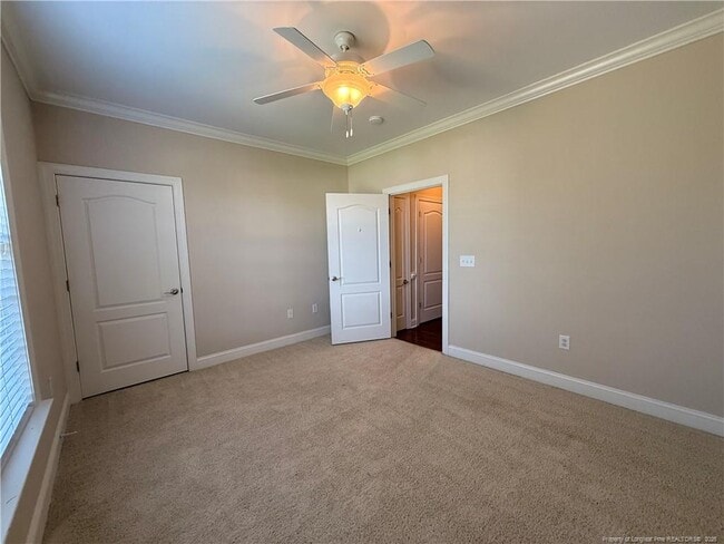 Building Photo - 185 Gallery Dr