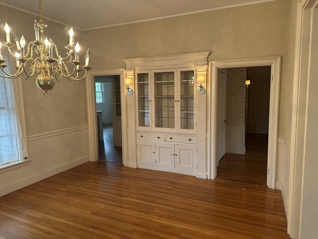 Building Photo - 96 Beach Bluff Ave