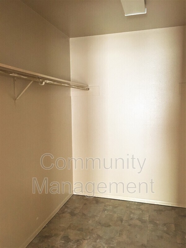 Building Photo - 7743 Bles Ave
