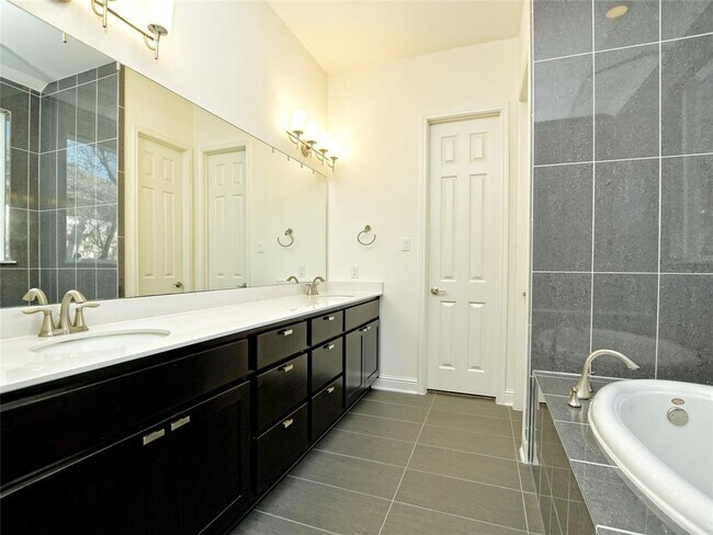 Building Photo - 4100 Rainy Creek Ln