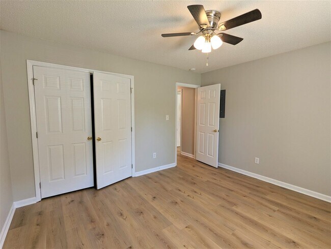 Building Photo - Lonesome Wind Way