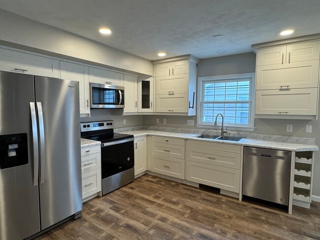 Building Photo - 3319 Marquette St