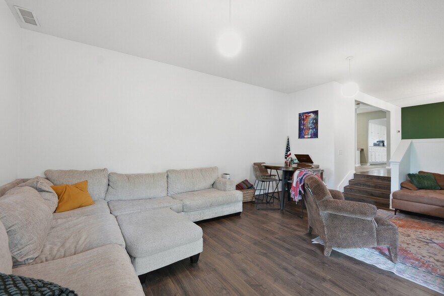 Building Photo - 3 Catina Ct