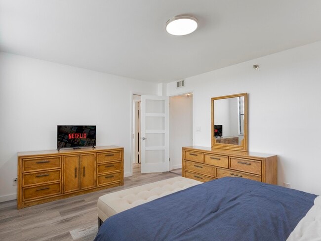 Building Photo - 955 Egret Cir