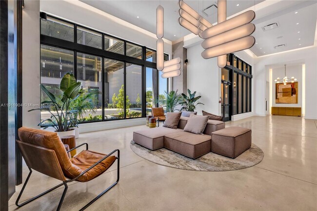 Primary Photo - 3801 N Dixie Hwy