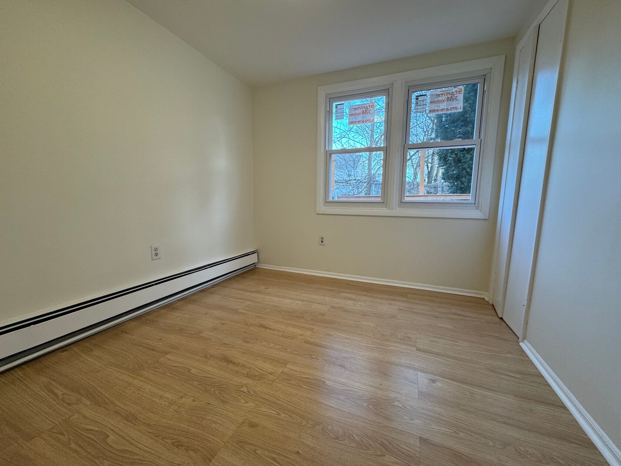 Building Photo - 285 Paxton St