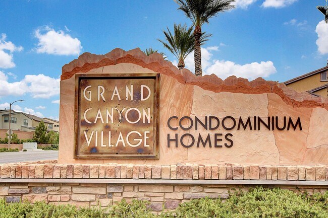 Building Photo - Beautiful downstairs 3 bdrm 2 Bath Condo w...