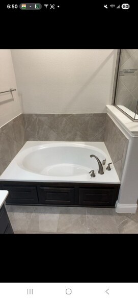 Building Photo - 615 Dogwood Dr