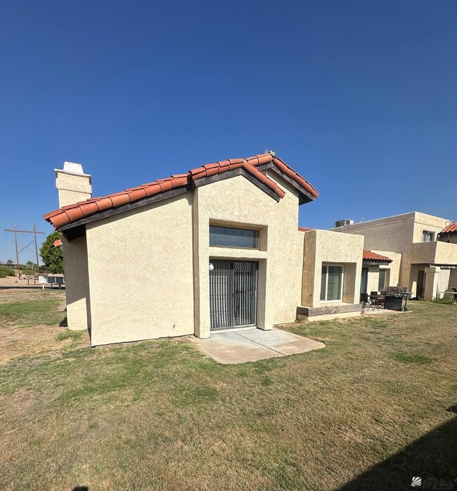 Building Photo - 10485 S Del Valle