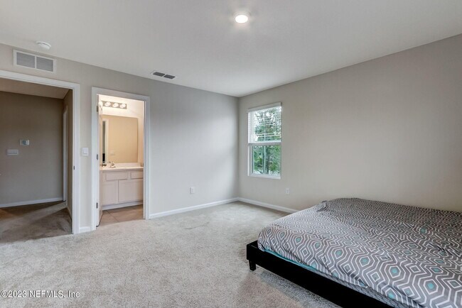 Building Photo - 988 Observatory Pkwy