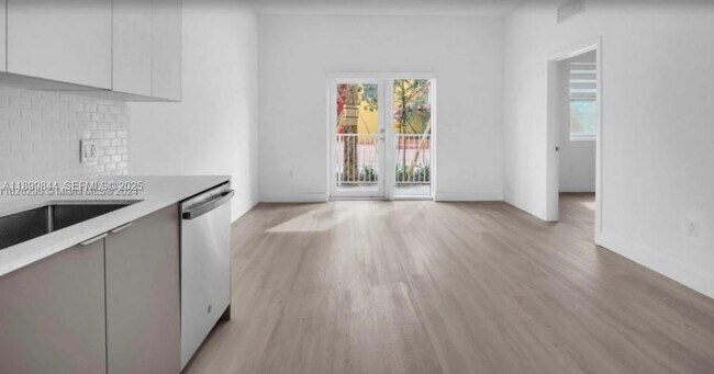 Building Photo - 501 W Dixie Hwy