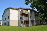 Building Photo - Laurel Village Apartments