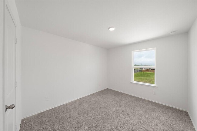 Building Photo - 807 Brazos Trl