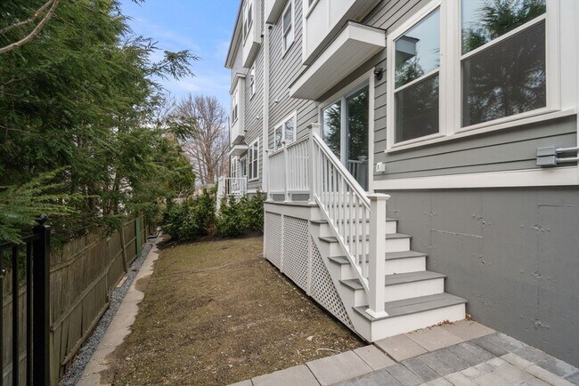 Building Photo - 54 Indiana Terrace