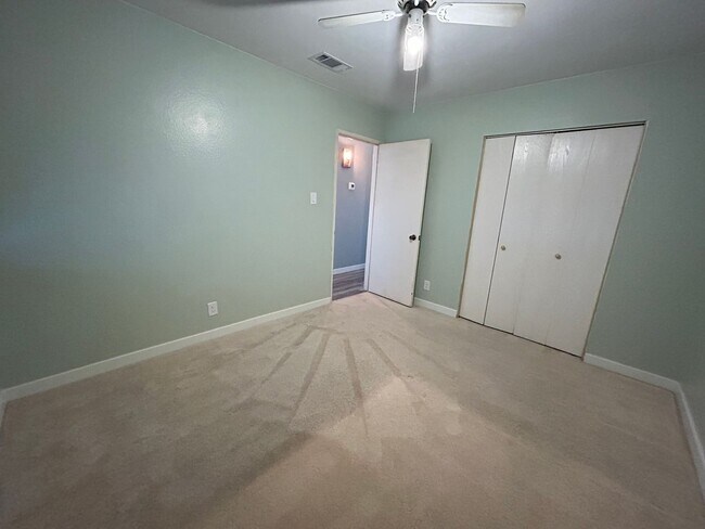 Building Photo - Upgraded Single Story Home No HOA!