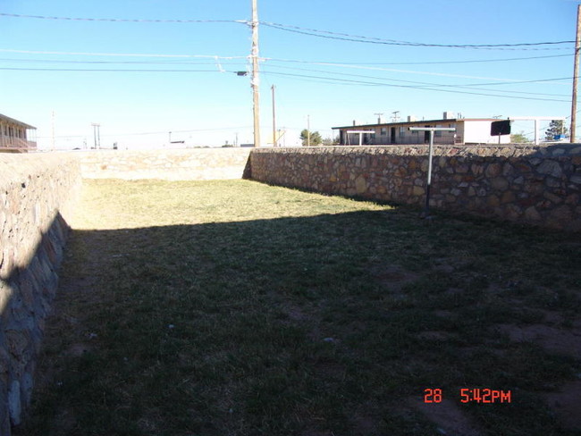 Building Photo - 8836 Norton St