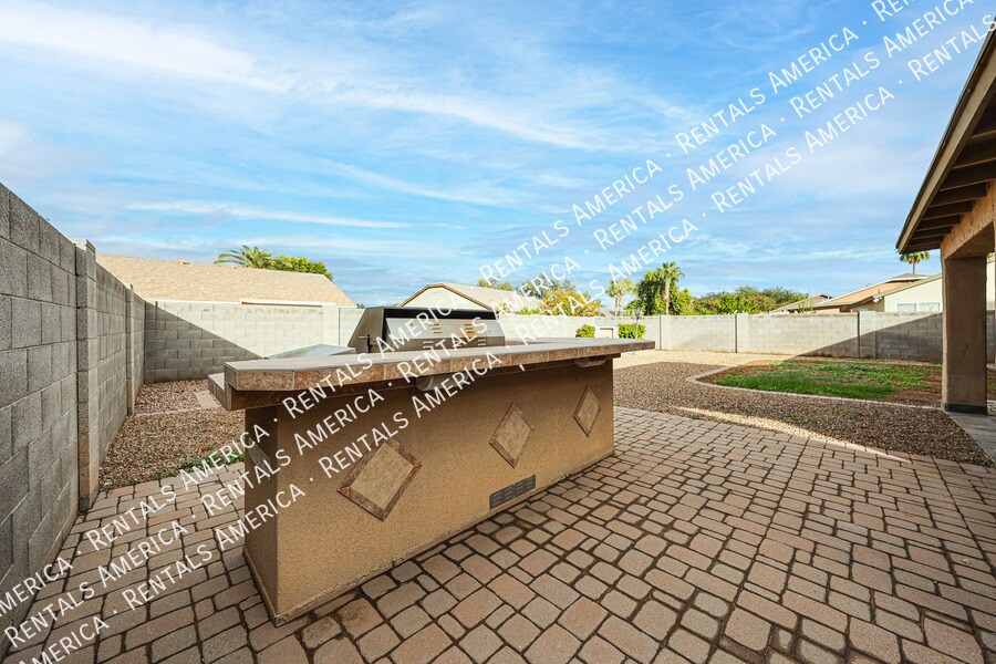 Building Photo - 2292 E Remington Pl