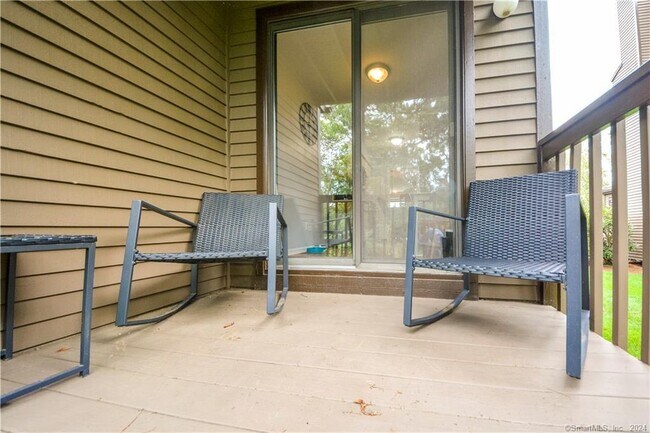 Building Photo - 115 Fillow St