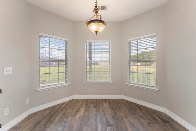 Building Photo - 13942 Longstreet Rd