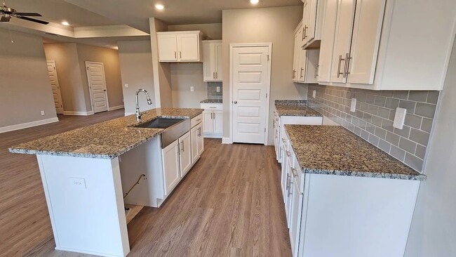 Building Photo - 10532 S Redland St